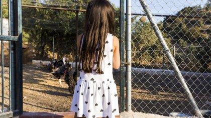 Ворота упали на 8-летнюю девочку в Атырау