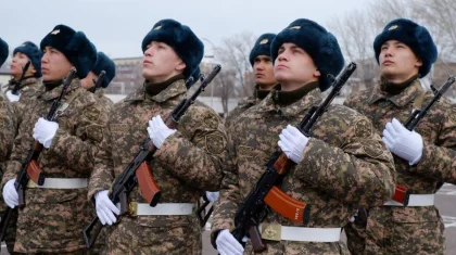 Необходимость увеличения числа призывников срочной службы в Казахстане объяснил военный эксперт