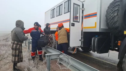 Автобус с пассажирами перевернулся в Жамбылской области