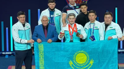 Казахстанский тяжелоатлет завоевал «золото» на чемпионате мира