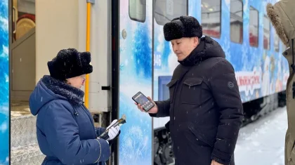 Новогодний электропоезд начал курсировать из Астаны в Атбасар и Кокшетау (ФОТО)