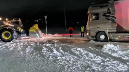 Более 75 автомобилей вызволили из снежного плена в области Абай