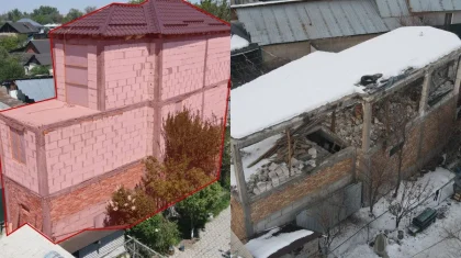 После жалобы от жителя сносят трехэтажный дом в Алматы