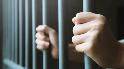 Жителя Астаны арестовали на 15 суток за пранк с игрушечным пистолетом
