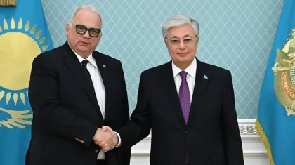 Токаев встретился с президентом Международной федерации борьбы