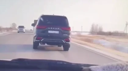 «Че ты гоняешься?»: двух полицейских уволили из-за водителя Lexus в Костанае (ВИДЕО)