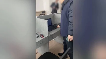 Выманивали до миллиона тенге с каждого: сall-центр кибермошенников обнаружили в Астане