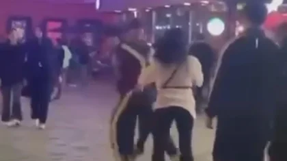 Избиение девушки на Арбате в Алматы попало на видео