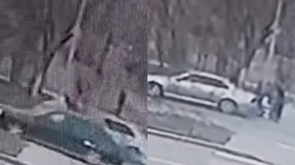 Перевернулась в воздухе: маму с маленьким ребенком сбили в Караганде (ВИДЕО)