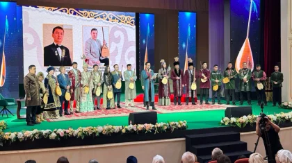 «Еңбек адамы – ел мақтанышы»: при поддержке партии «AMANAT» состоялся республиканский командный айтыс