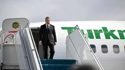 Гурбангулы Бердымухамедов прилетел в Туркестан (ФОТО, ВИДЕО)