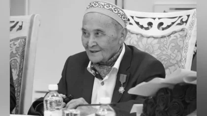 Токаев выразил соболезнования семье писателя Акима Тарази