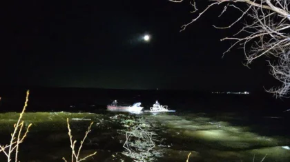 Детей унесло ветром на озере посреди ночи в Бурабае (ВИДЕО)
