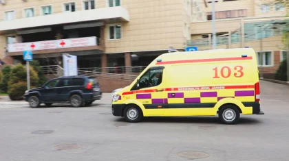 Автобус сбил школьницу и травмировал пассажира в Астане