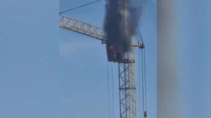 Башенный кран горел в Талдыкоргане (ВИДЕО)
