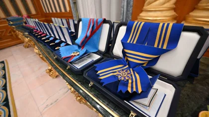 Токаев вручил госнаграды и звания силовикам