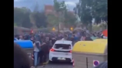 Автомобиль наехал на толпу фанатов в Барселоне: пострадали 13 человек (ВИДЕО)