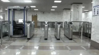 В метро Алматы внедряют бесконтактную оплату картой и смартфоном