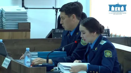«У меня брат погиб, он тут смеется»: перепалка вспыхнула между дядей Шерзата и подсудимым
