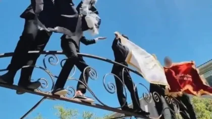 Переполох в парке устроили выпускники в Атырауской области (ВИДЕО)