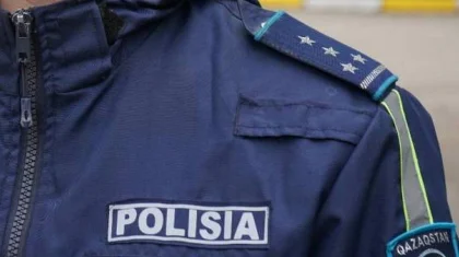 В Алматы полицейские спасли мужчину, пытавшегося спрыгнуть с моста