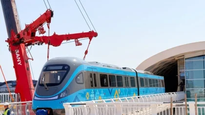 Первый состав подняли на станцию LRT в Астане (ВИДЕО)