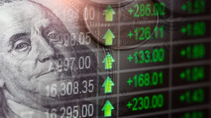 Курс доллара еще немного снизился к тенге на торгах KASE