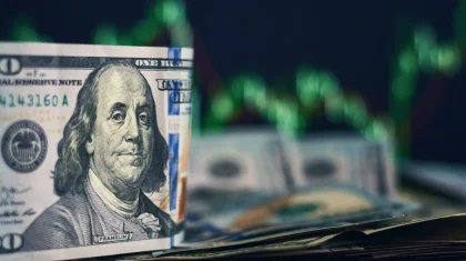 Курс доллара снизился до 518 тенге на биржевых торгах