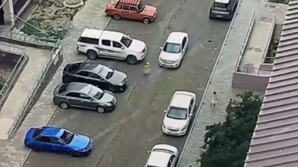 Двое малышей за три дня попали под колеса авто в Атырау: дети в реанимации