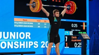 Казахстанец с рекордом победил на чемпионате Азии по тяжелой атлетике