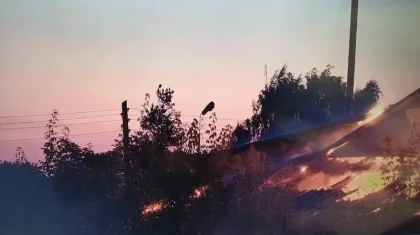 Крупный пожар в заброшке близ Костаная: внутри спал мужчина (ВИДЕО)