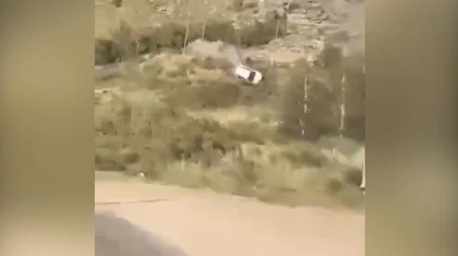 Авто сорвалось с серпантина в Баянауле: видео появилось в сети