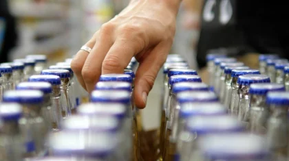 Контроль за продажей спиртного в Казахстане предлагает усилить МВД
