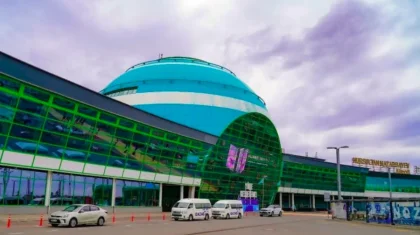 Ливневка не выдержала: в аэропорту Астаны затопило терминал (ВИДЕО)