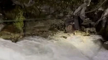 Двое туристов ночью оказались в плену реки в горах Алматы (ВИДЕО)