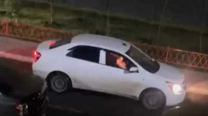 Еще один таксист попался за мастурбацией в авто в Астане