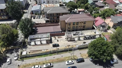 Еще одну незаконную автомойку снесли в Алматы