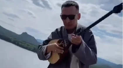 Домбра vs. Eminem: казахстанец покорил сеть кавером среди пейзажей Бурабая (ВИДЕО)
