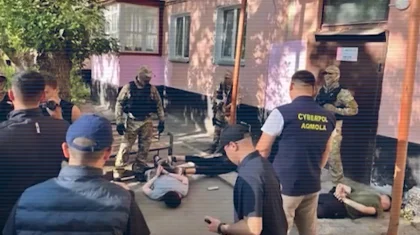 Украли 102 млн тенге у иностранца: задержание интернет-мошенников сняли на видео в Павлодаре