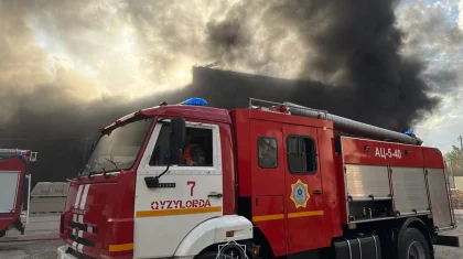 Магазин стройматериалов горел на площади 1500 квадратных метров в Кызылорде