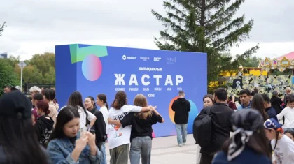 «Bir Tolqynda»: в Астане объединили чемпионат по танцам и экоакцию «Таза Қазақстан»