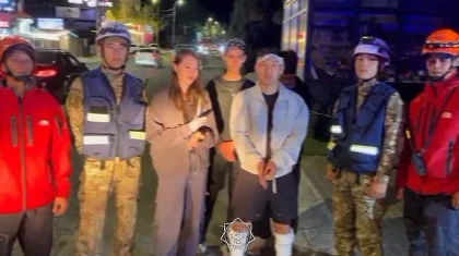 Спасатели вызволили подростков из Волчьей горы (ВИДЕО)