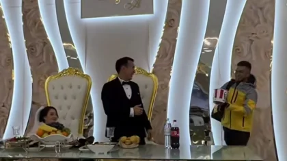 «KFC на казахской свадьбе»: видео с доставкой фастфуда для молодоженов взорвал Казнет