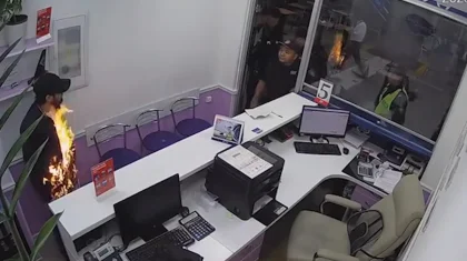 За минуту до самоподжога: появилось ещё одно видео из аэропорта Алматы
