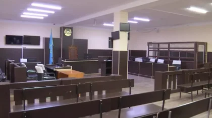 Оправданных присяжными за пытки экс-полицейских осудили по другой статье в Актау