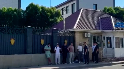 «Мы купили честно!»: сотни покупателей остались без машин и денег в Атырау