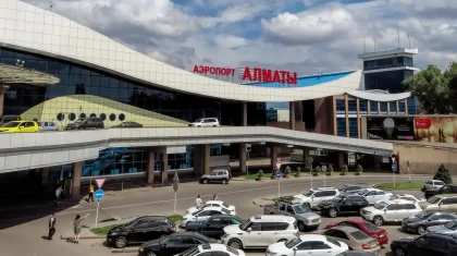 Пассажир пытался перерезать себе горло в аэропорту Алматы