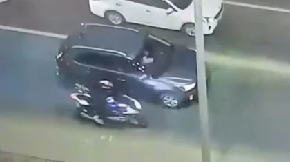 Мотоциклист без прав и с подложными номерами устроил погоню в Астане (ВИДЕО)