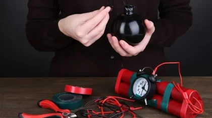 Неизвестные угрожают устроить взрывы в школах Темиртау