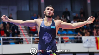 Ризабек Айтмухан сенсационно уступил в первом поединке чемпионата мира по вольной борьбе